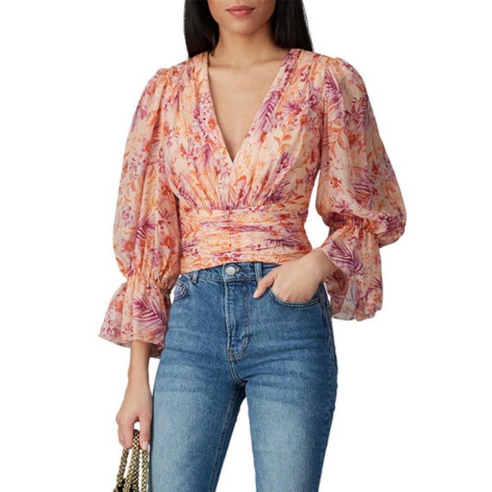 Amur Gitana Top

Sz M 100% silk